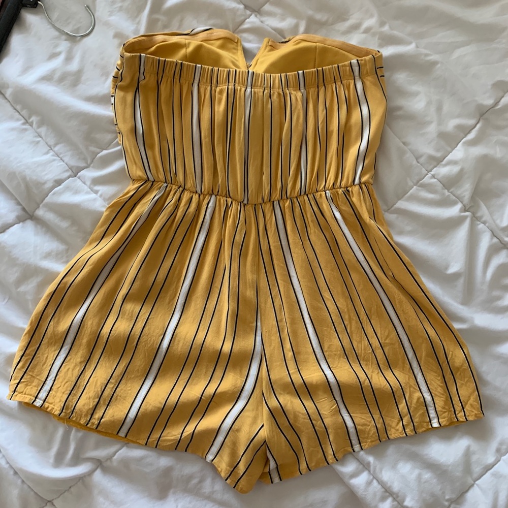 strapless yellow romper💛 - Picture 3 of 3
